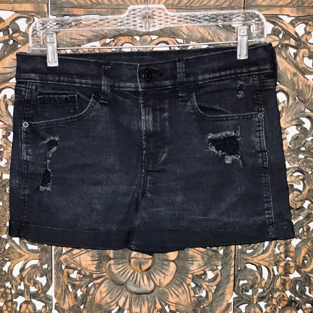 Old Navy Distressed Boyfriend Jean Shorts, Black, Mid Rise, Cuffed, Size 4 - Picture 4 of 12